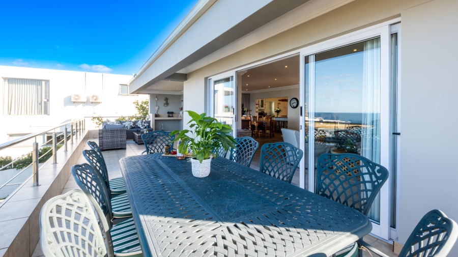 7 Bedroom Property for Sale in Beacon Isle Western Cape